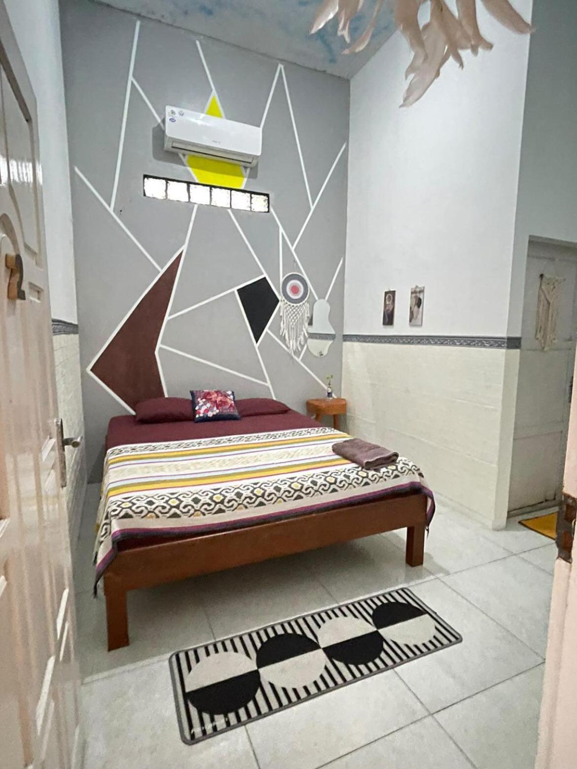 Loyal Friend Hostel Ilhas Karimunjava Exterior foto