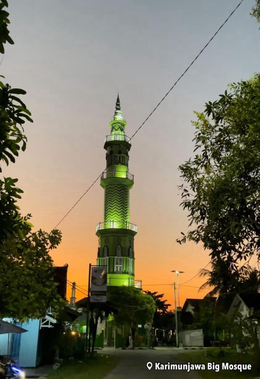 Loyal Friend Hostel Ilhas Karimunjava Exterior foto