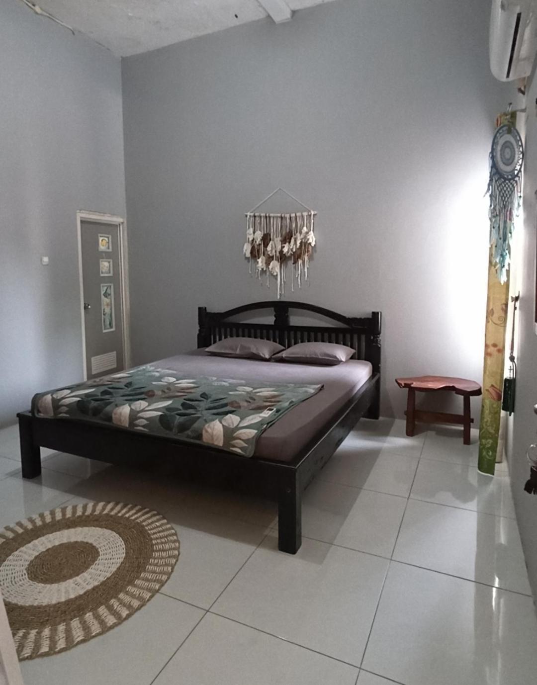 Loyal Friend Hostel Ilhas Karimunjava Quarto foto
