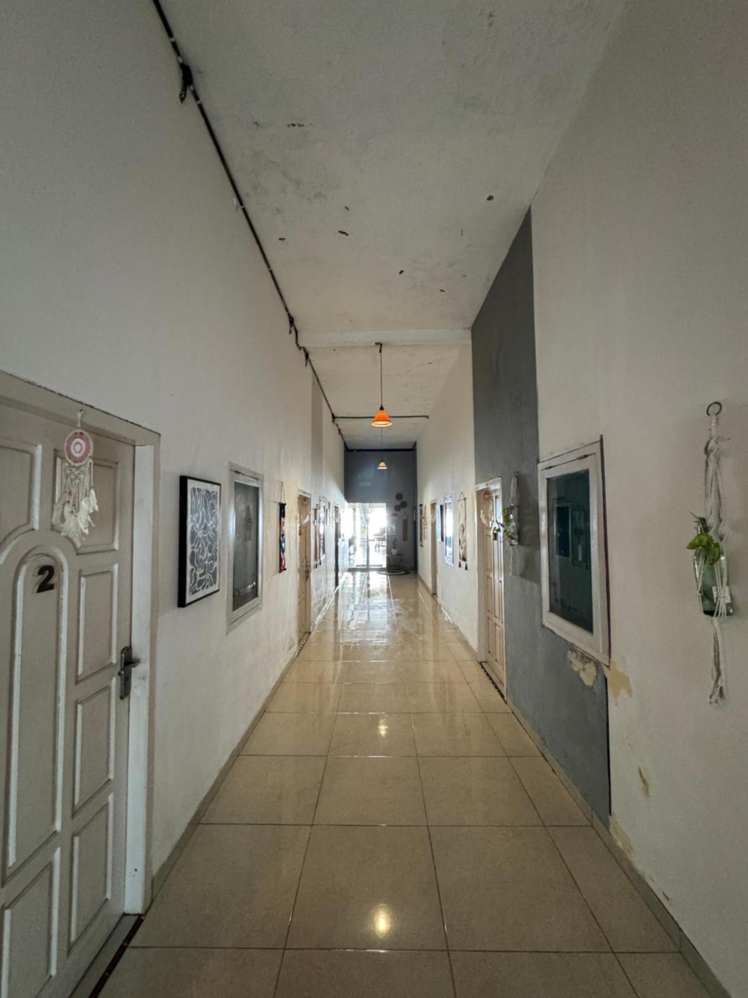 Loyal Friend Hostel Ilhas Karimunjava Exterior foto